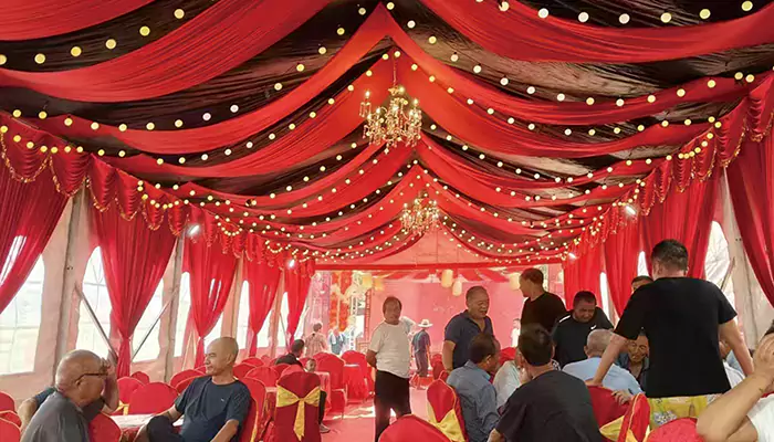 چادر فشاری و کشیدنی برای ضیافت شراب تجربه غذاخوری در فضای باز را متحول می کند